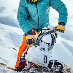 Hyperlite Mountain Gear 2400 Prism 40L Backpack 19 Hyperlite Mountain Gear 2400 Prism 40L Backpack -Outdoor Sports Store WHI D13