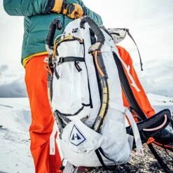 Hyperlite Mountain Gear 2400 Prism 40L Backpack 16 Hyperlite Mountain Gear 2400 Prism 40L Backpack -Outdoor Sports Store WHI D16